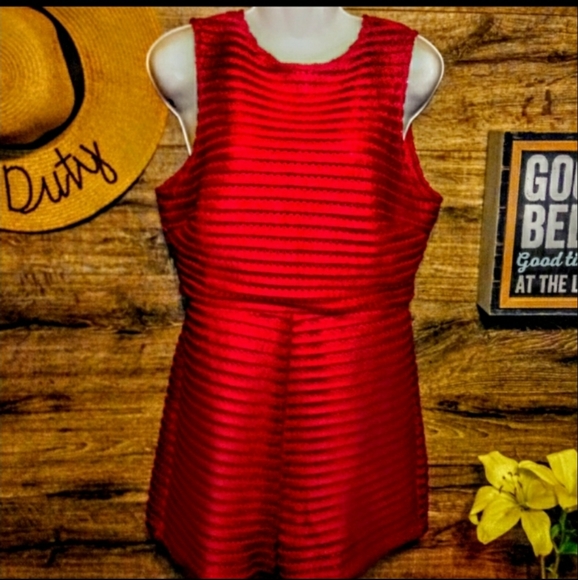 She + Sky Romper Size L Red Slit Back NWT - Picture 3 of 10